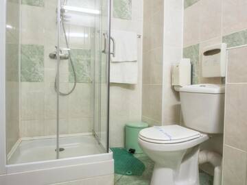 Фото номера Стандартный двухместный номер с 2 отдельными кроватями Отель Hotel Emi г. Mihail Kogălniceanu 11